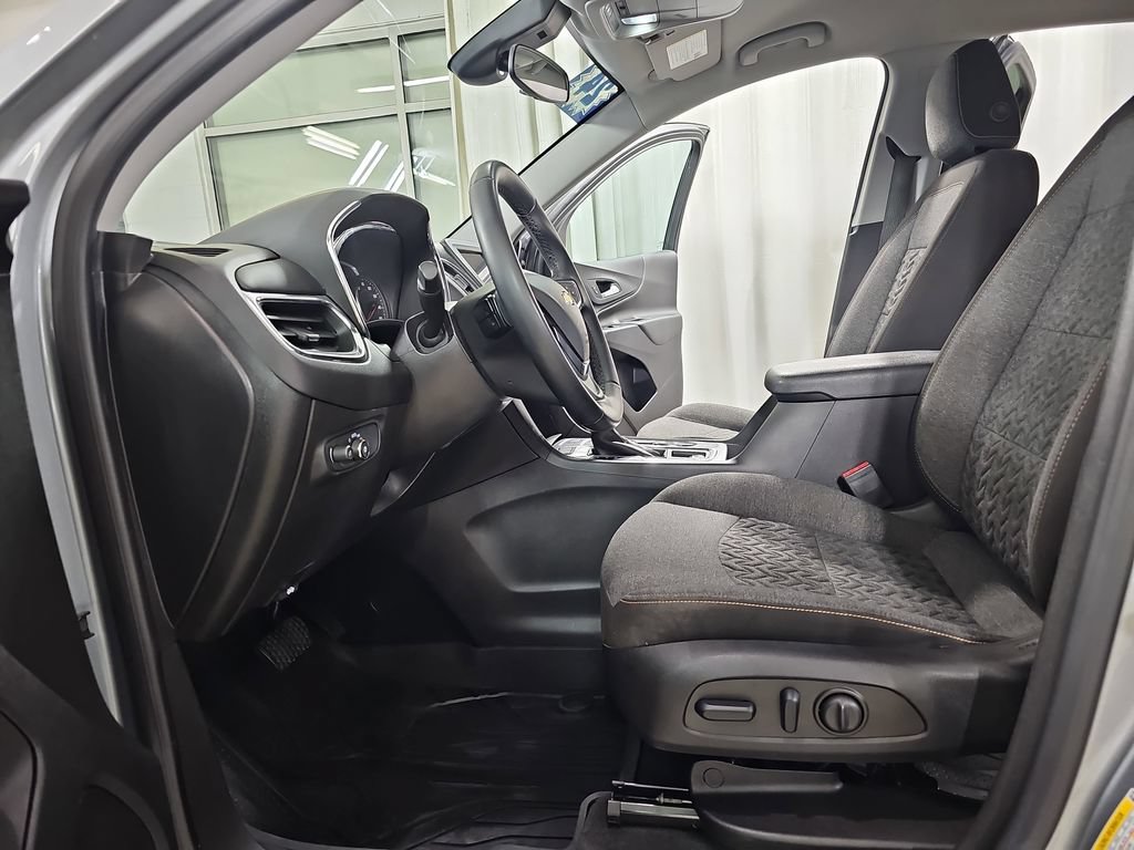 Certified 2024 Chevrolet Equinox LT w/ LPO, Floor Liner Package AWD/4WD image 19