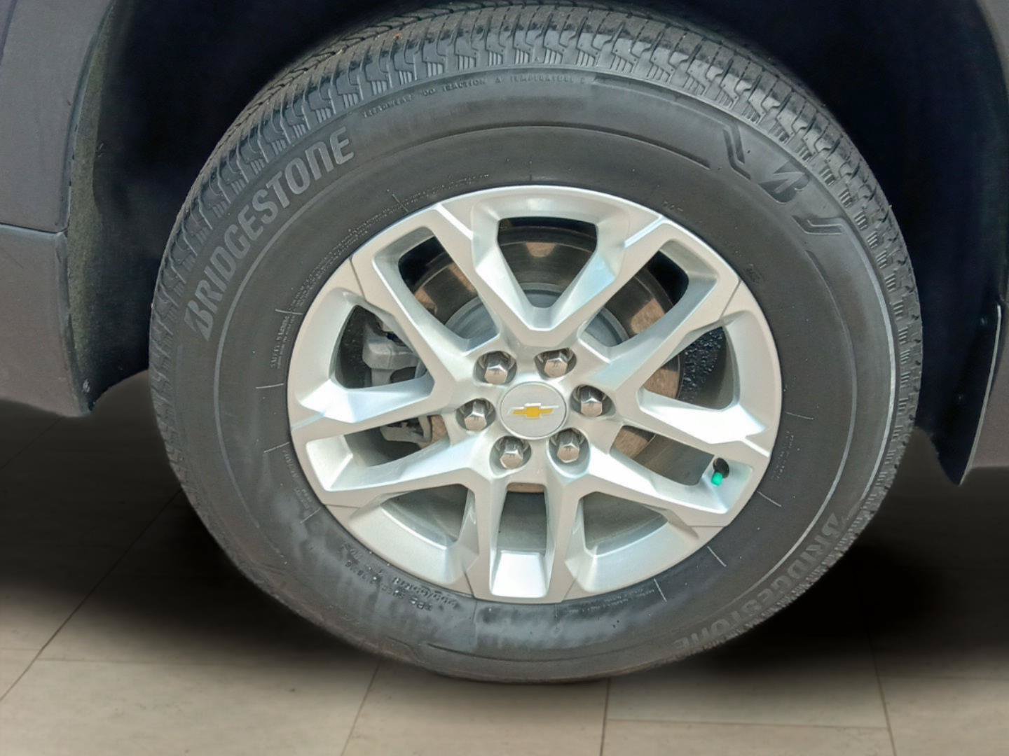 Used 2023 Chevrolet Traverse LS w/ Safety Package FWD image 11