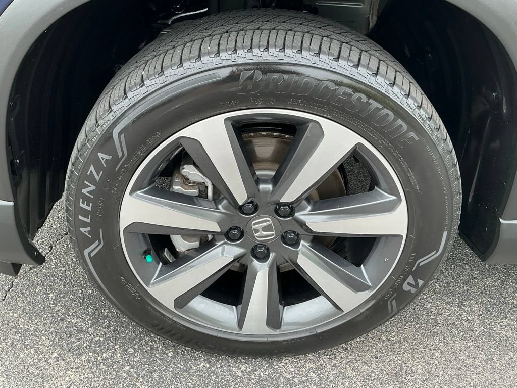 Used 2025 Honda Pilot Touring image 9