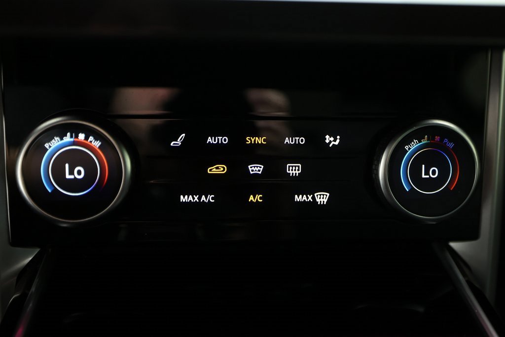 Used 2023 Land Rover Range Rover SE image 24