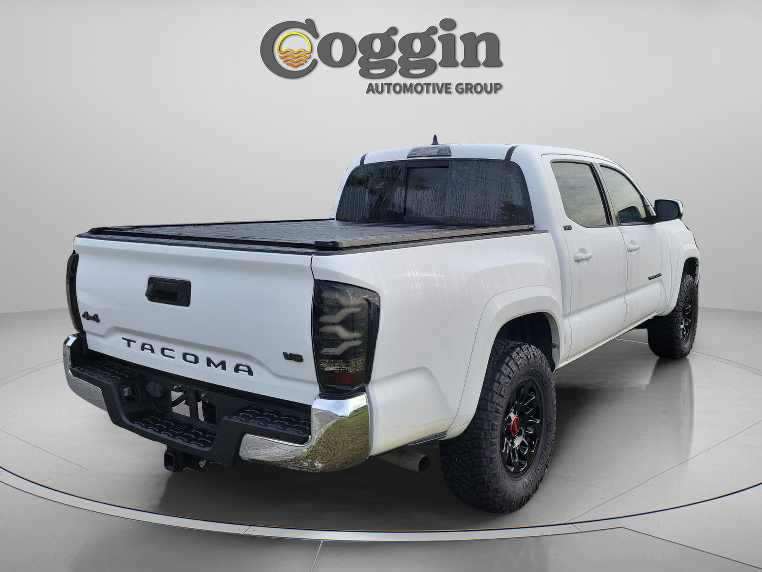 Used 2021 Toyota Tacoma SR5 AWD/4WD image 4