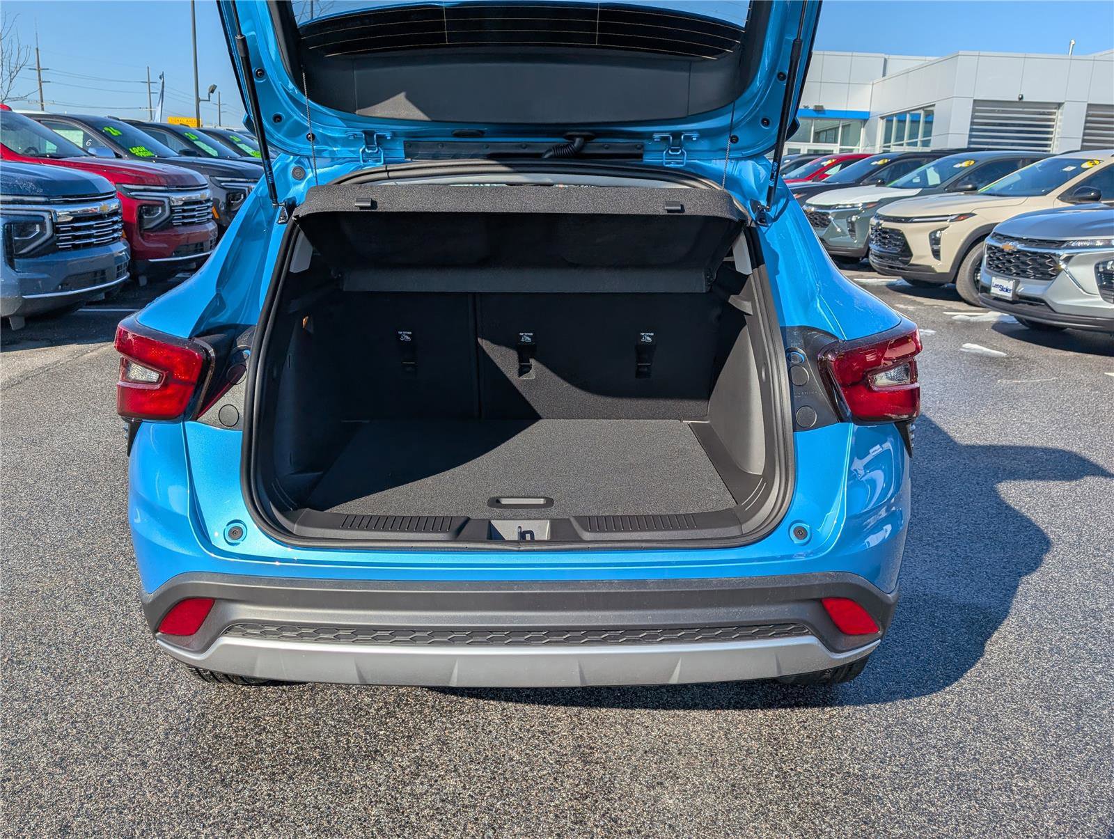 New 2026 Chevrolet Trax LT w/ Sunroof Package image 9