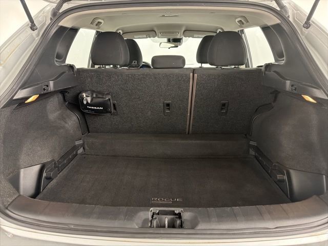 Used 2021 Nissan Rogue Sport S image 33