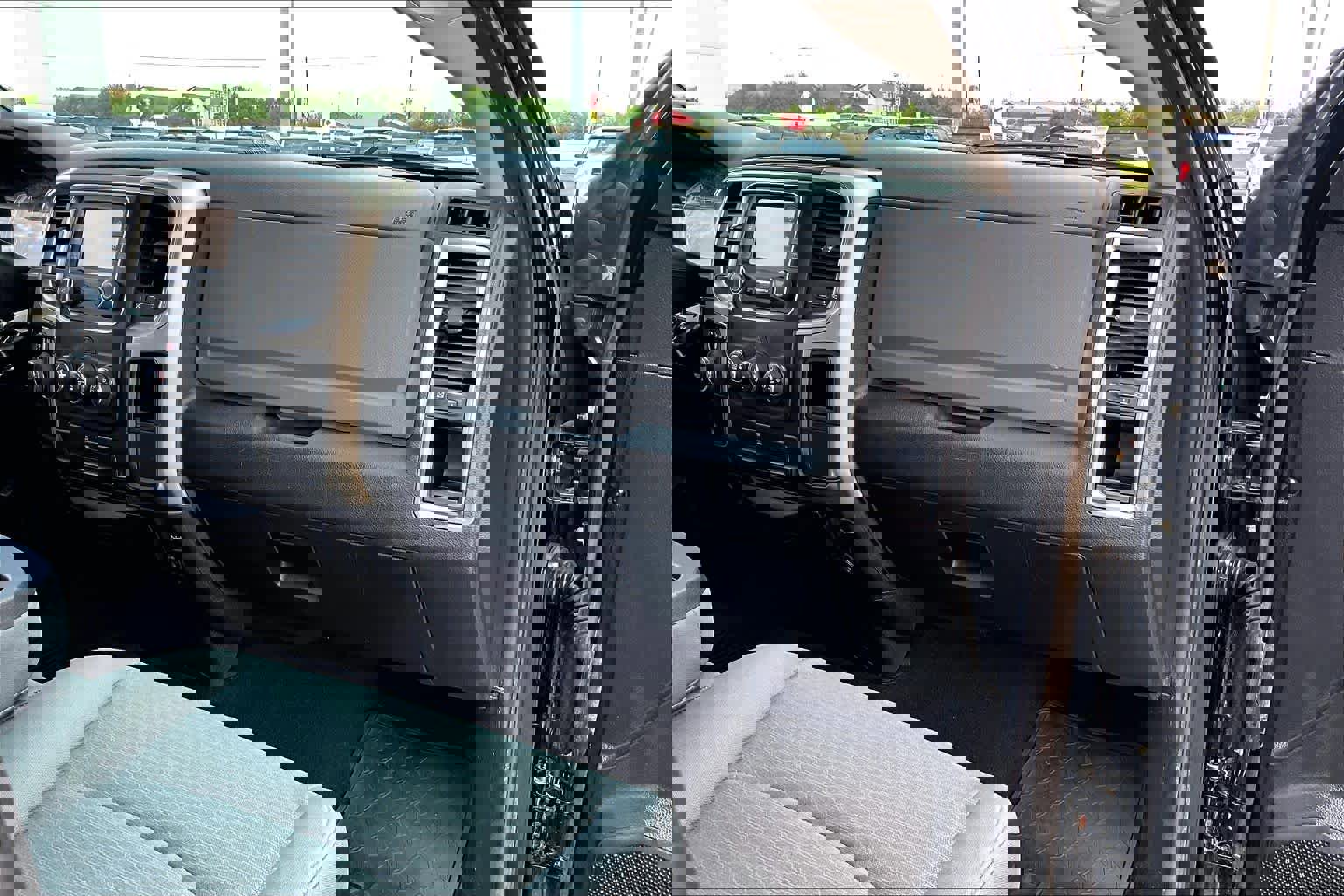 Used 2015 RAM 1500 Classic SLT image 17