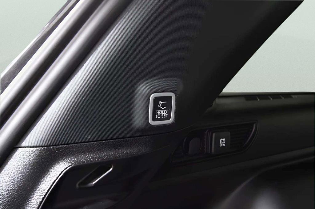 Used 2024 Jeep Grand Cherokee Altitude image 40