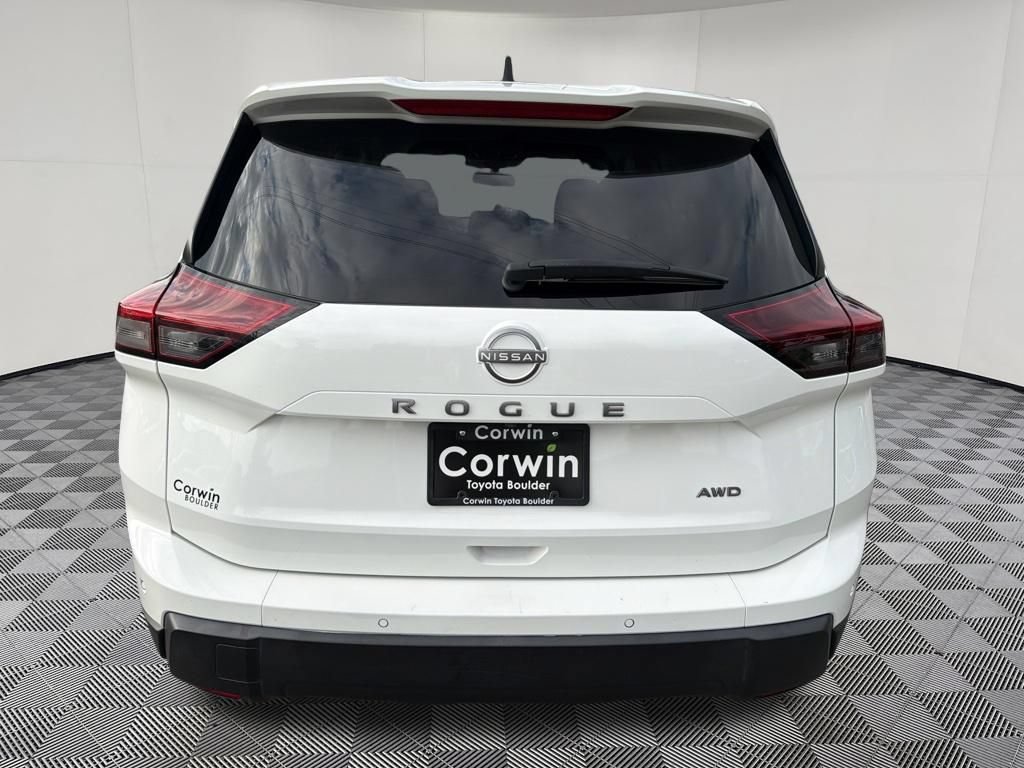 Used 2024 Nissan Rogue S AWD/4WD image 6