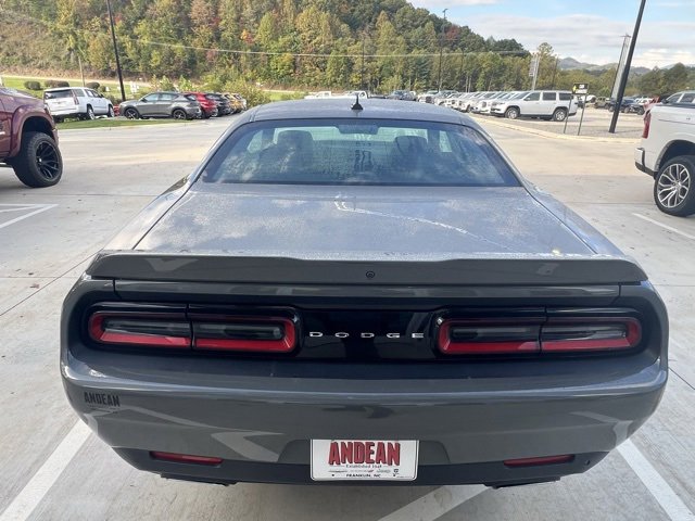 Used 2017 Dodge Challenger SXT Plus image 4