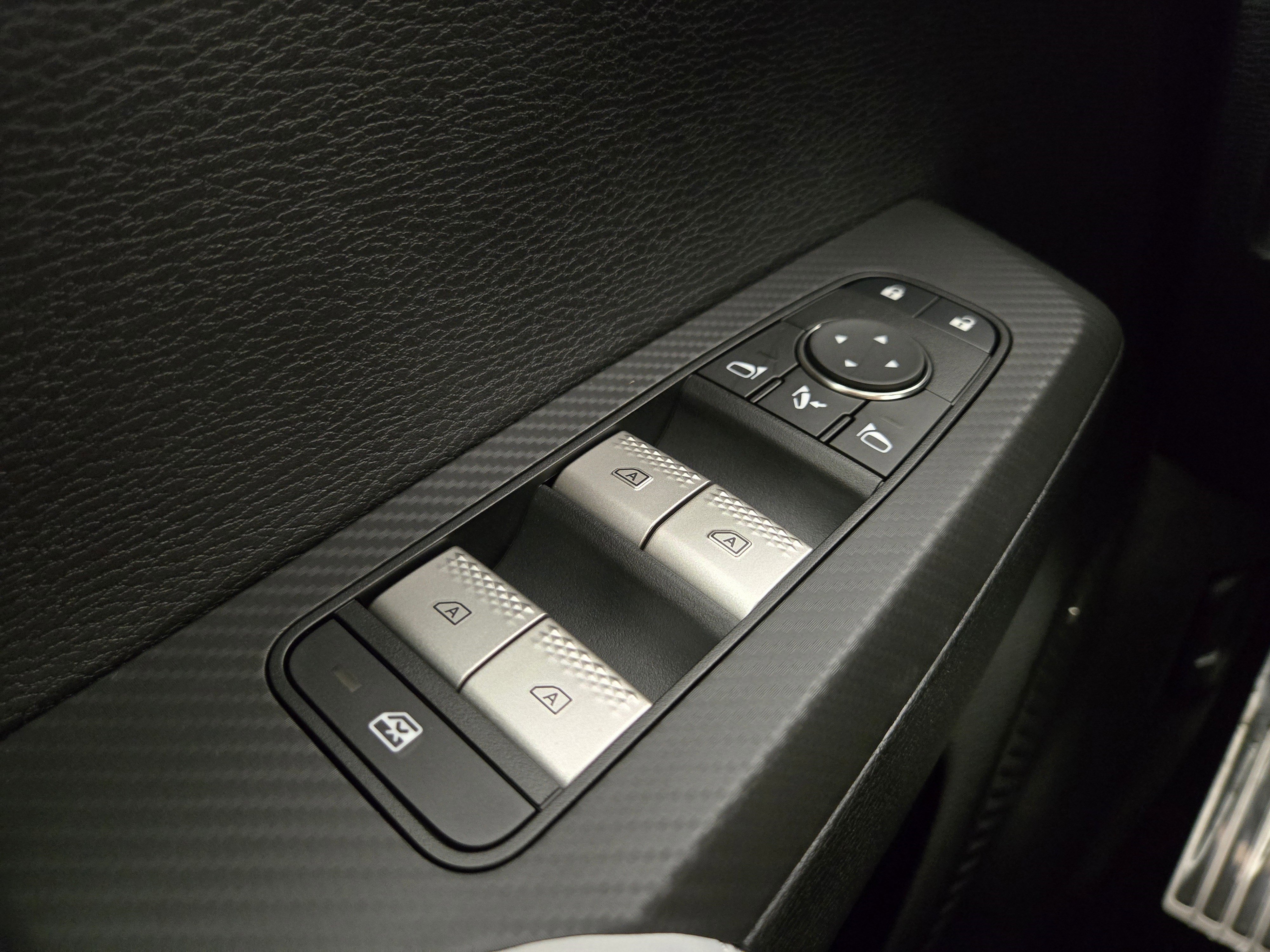 New 2025 Mitsubishi Outlander SEL image 31