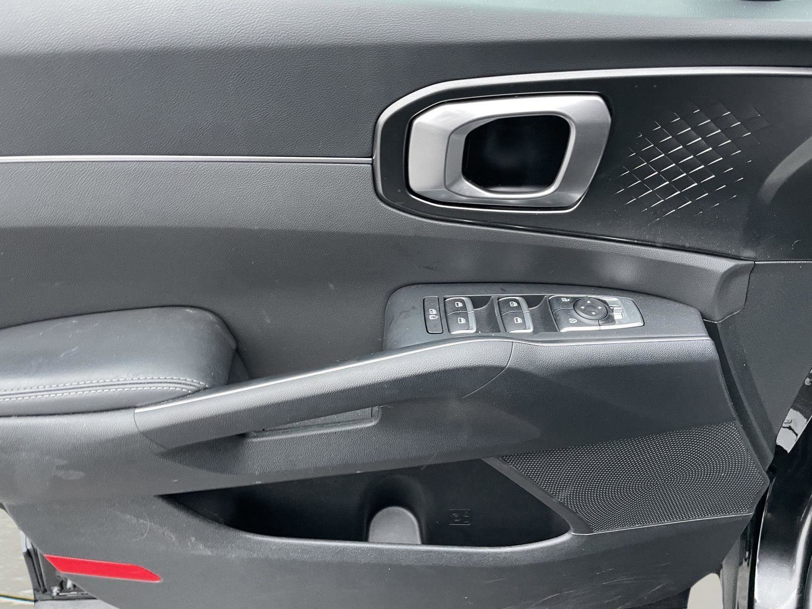 Used 2023 Kia Sorento EX image 21