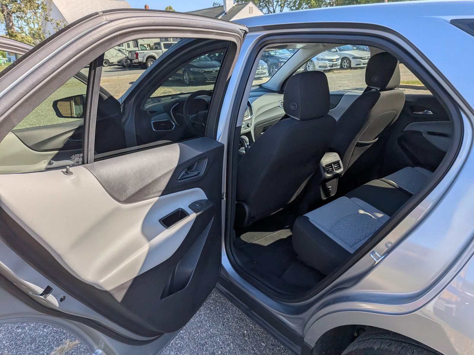 Used 2024 Chevrolet Equinox LS FWD image 24