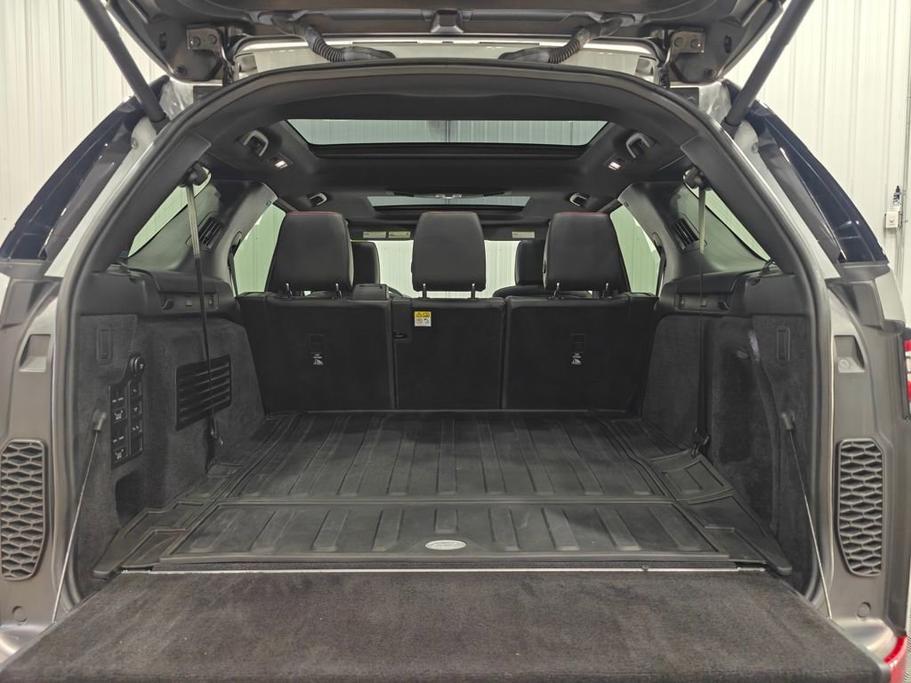 Used 2020 Land Rover Discovery HSE Luxury image 41