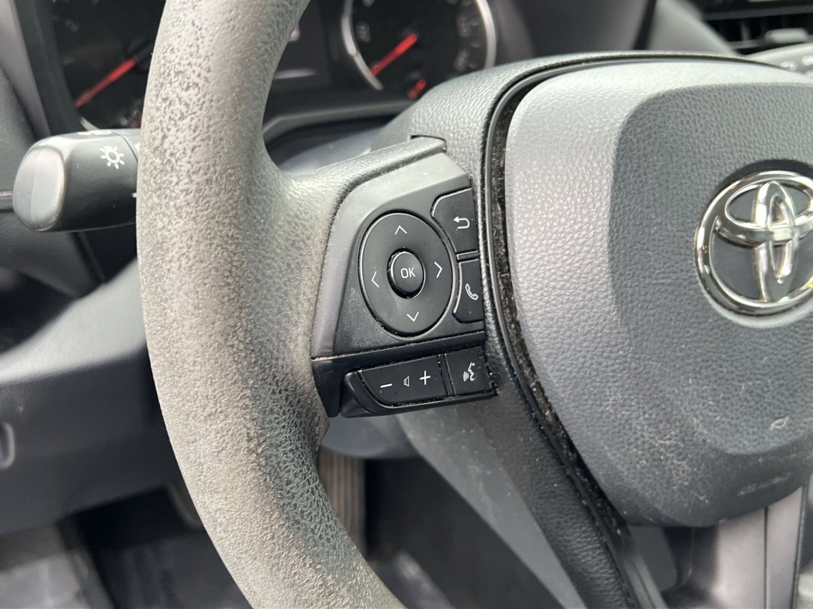 Used 2019 Toyota RAV4 LE w/ All Weather Liner Package AWD/4WD image 34
