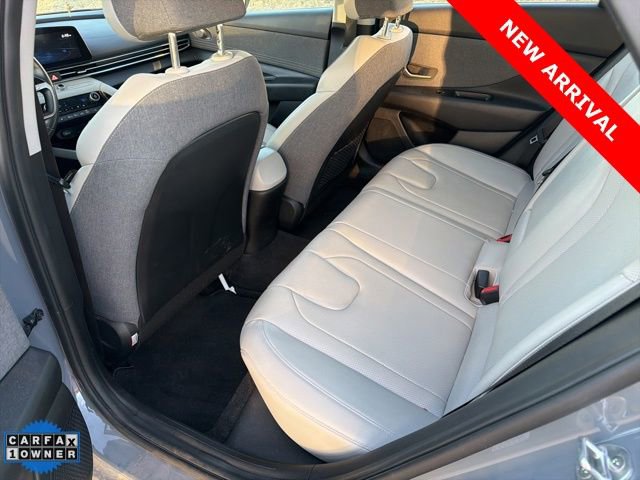 Used 2021 Hyundai Elantra Limited image 9