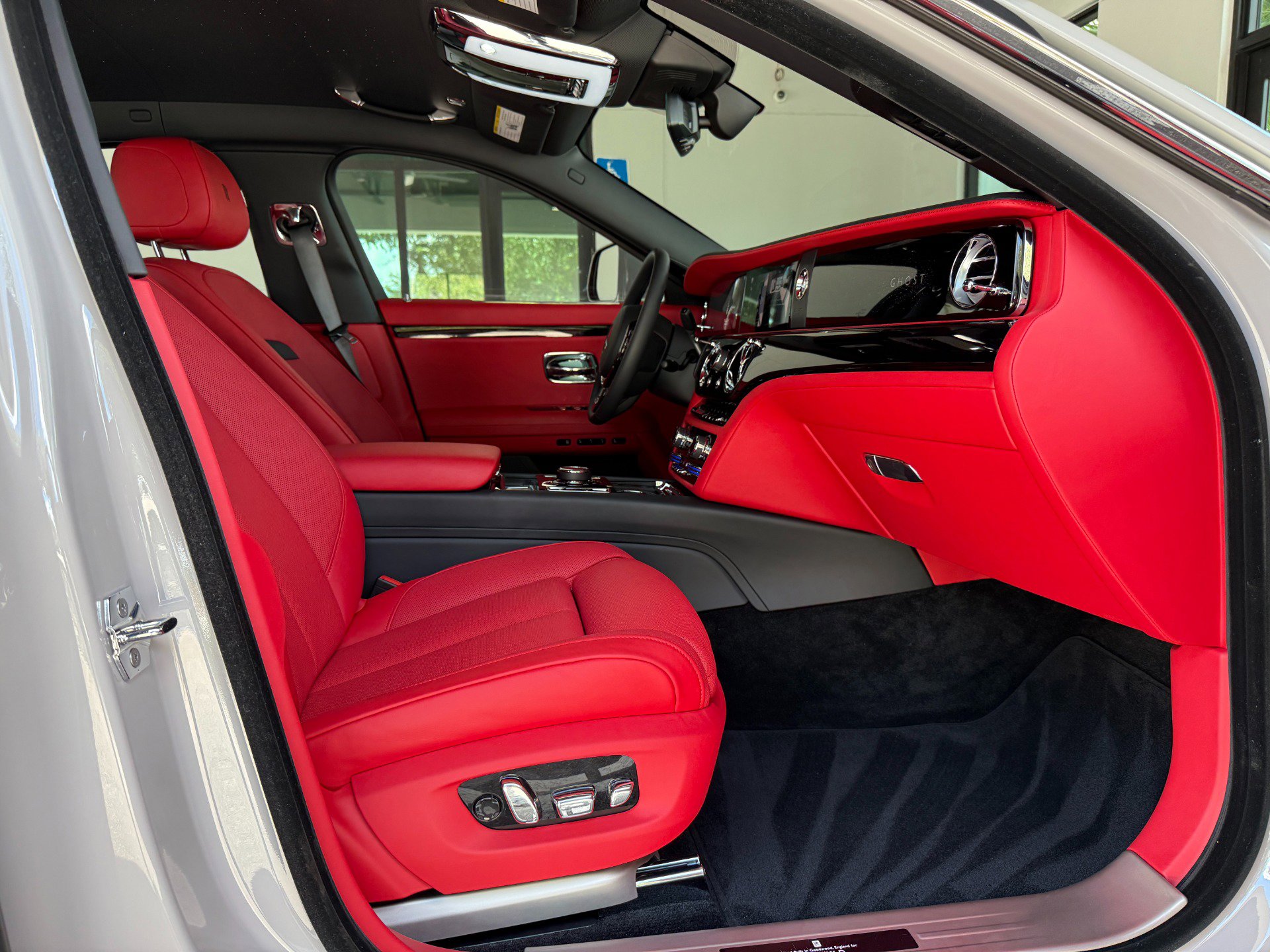 Used 2022 Rolls-Royce Ghost image 31