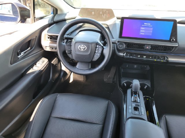 Used 2024 Toyota Prius XLE FWD image 7