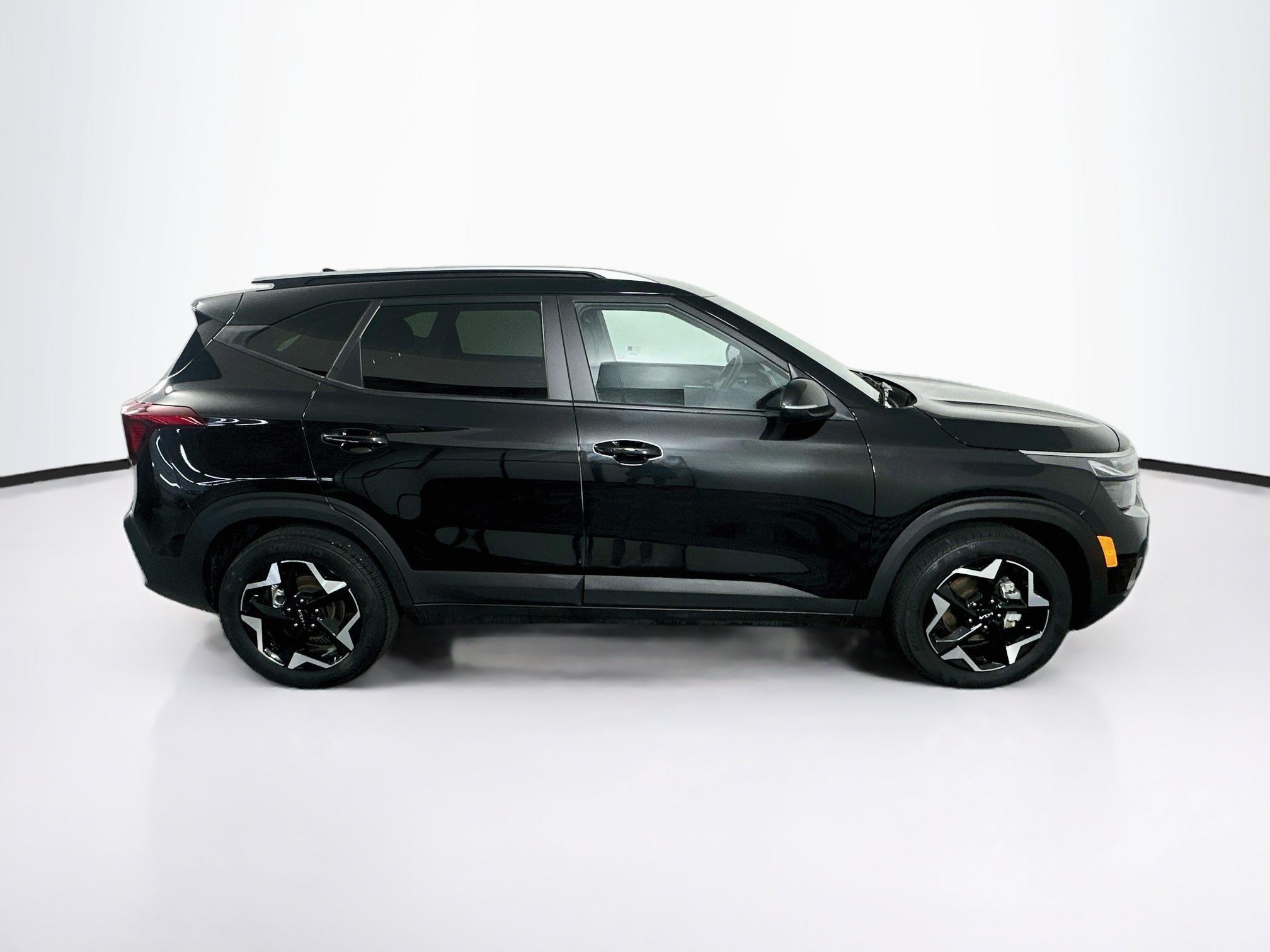 Used 2025 Kia Seltos S FWD image 10