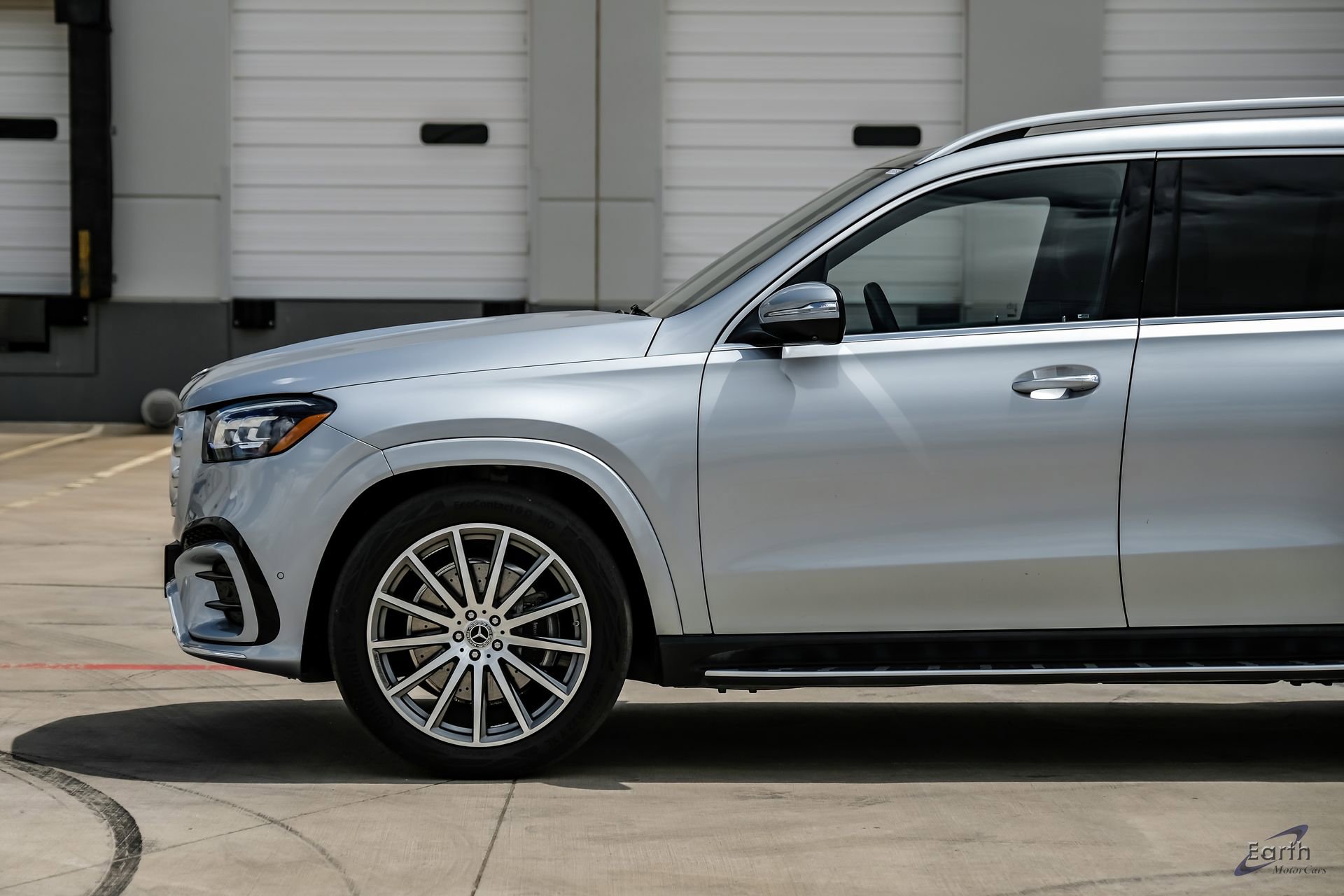 Used 2025 Mercedes-Benz GLS 580 4MATIC image 8