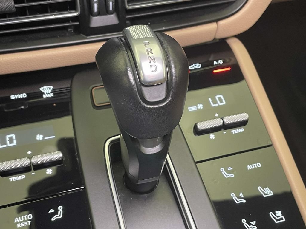 Certified 2023 Porsche Macan AWD/4WD image 35