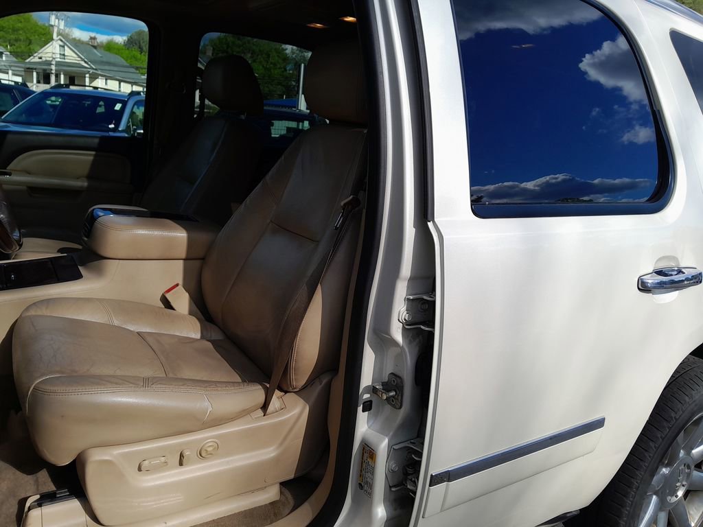 Used 2012 GMC Yukon Denali AWD/4WD image 14