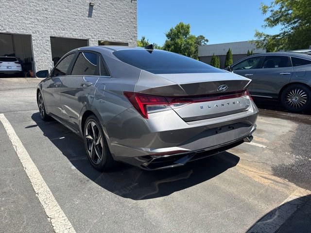 Used 2021 Hyundai Elantra Limited FWD image 2