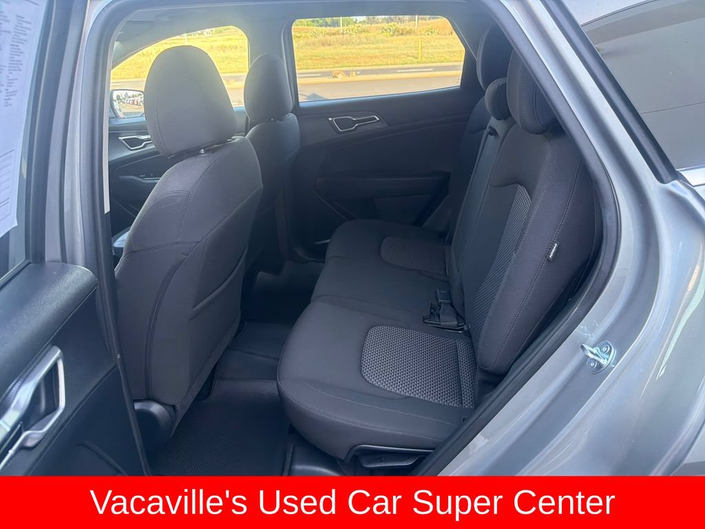 Used 2025 Kia Sportage LX FWD image 23