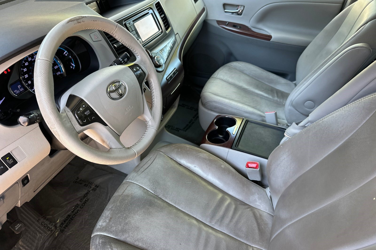 Used 2014 Toyota Sienna XLE FWD image 4