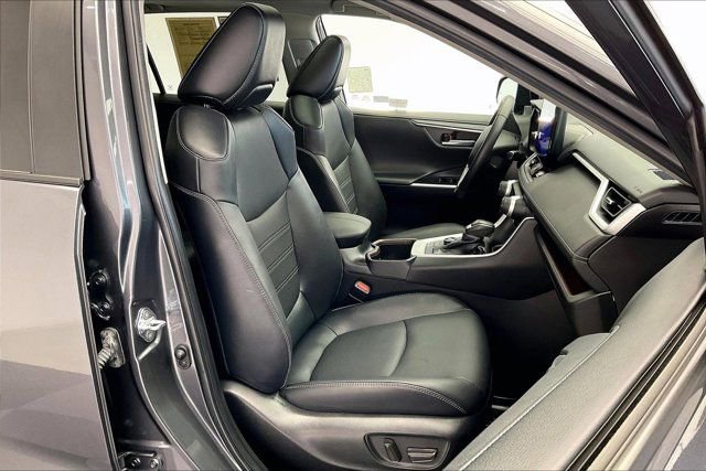 Used 2023 Toyota RAV4 Limited image 6