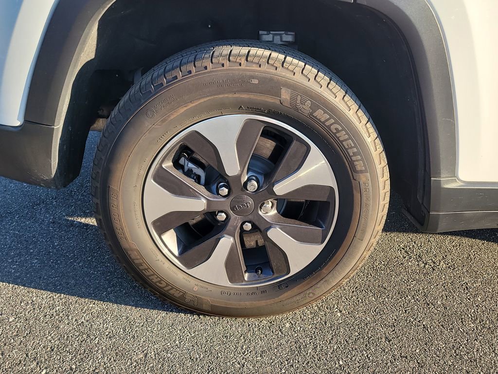 Used 2023 Jeep Grand Cherokee 4WD 4xe w/ Luxury Tech Group II image 5