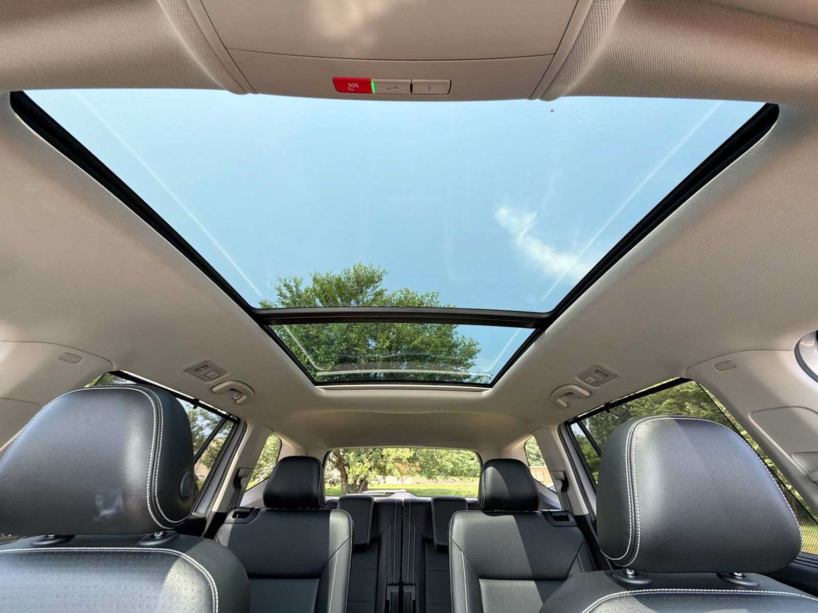 Used 2022 Volkswagen Atlas SE w/ Panoramic Sunroof Package AWD/4WD image 16