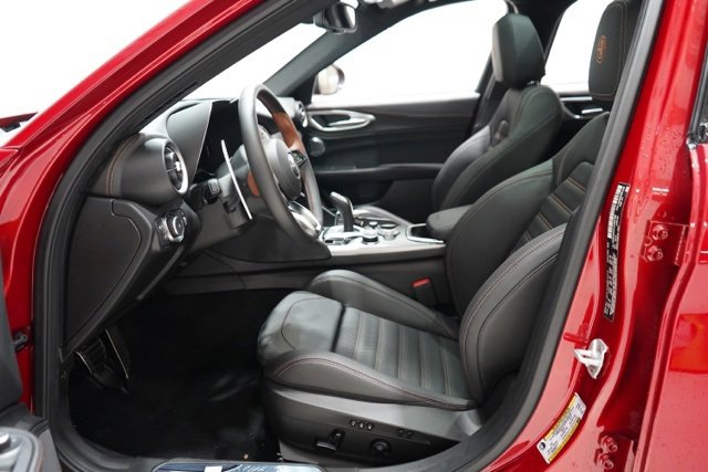 New 2025 Alfa Romeo Giulia Intensa AWD w/ Driving Assist Package image 14