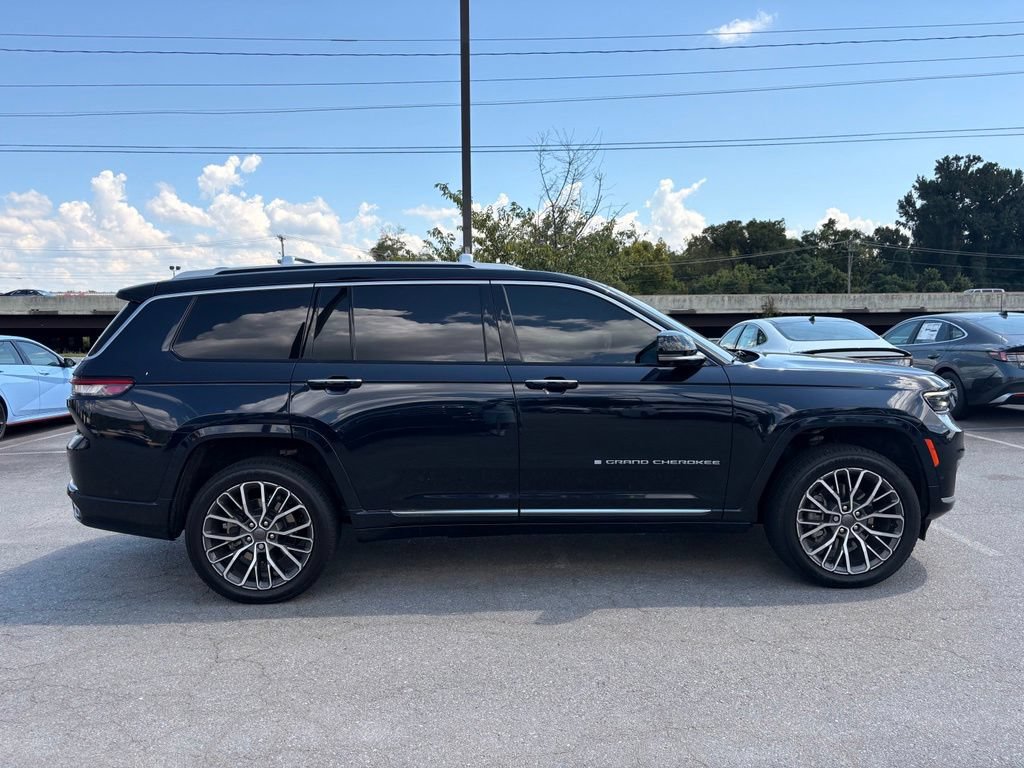 Used 2023 Jeep Grand Cherokee L Summit AWD/4WD image 9