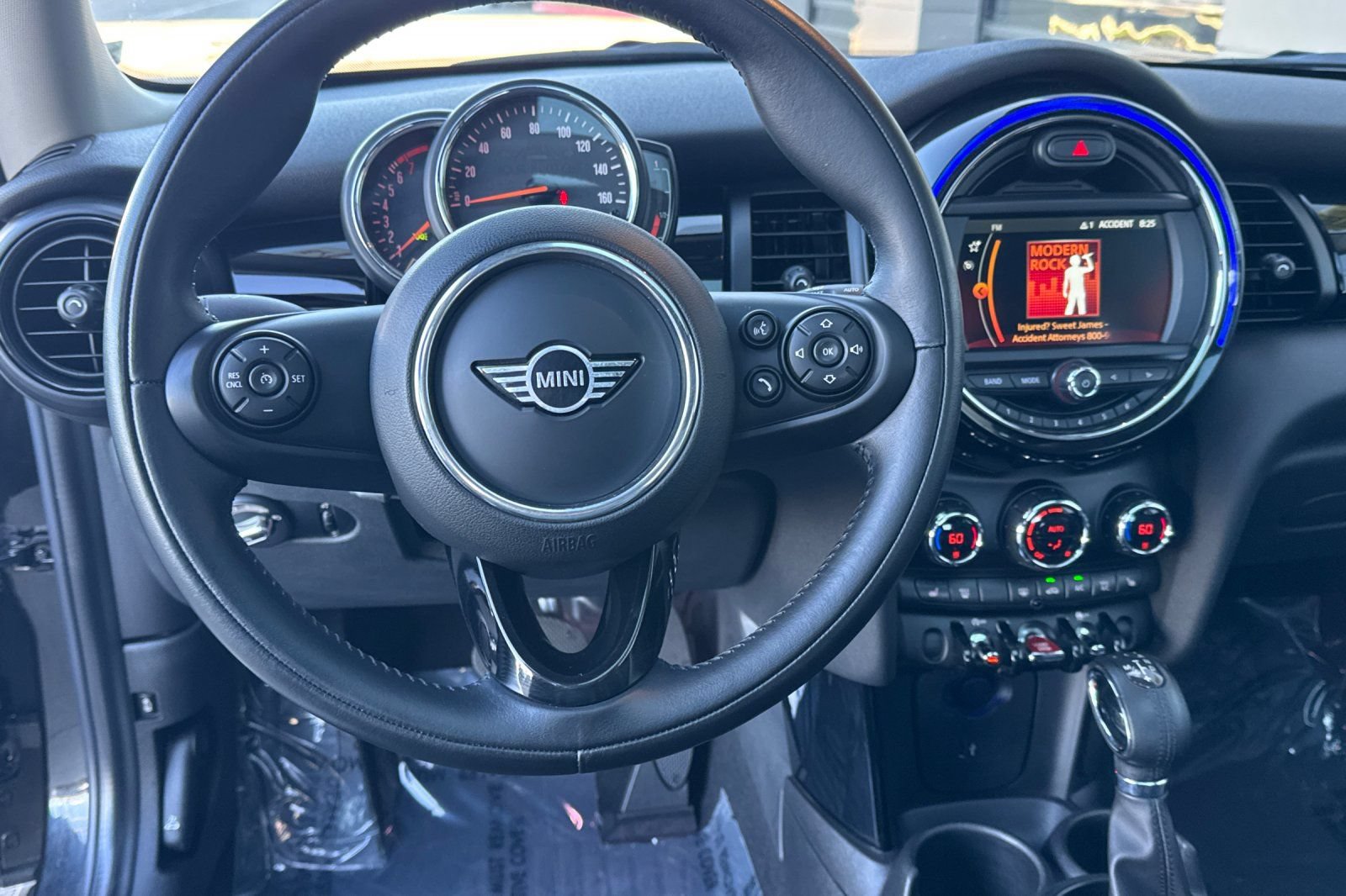 Used 2019 MINI Cooper 2-Door Hardtop w/ Signature Upholstery Package FWD image 14