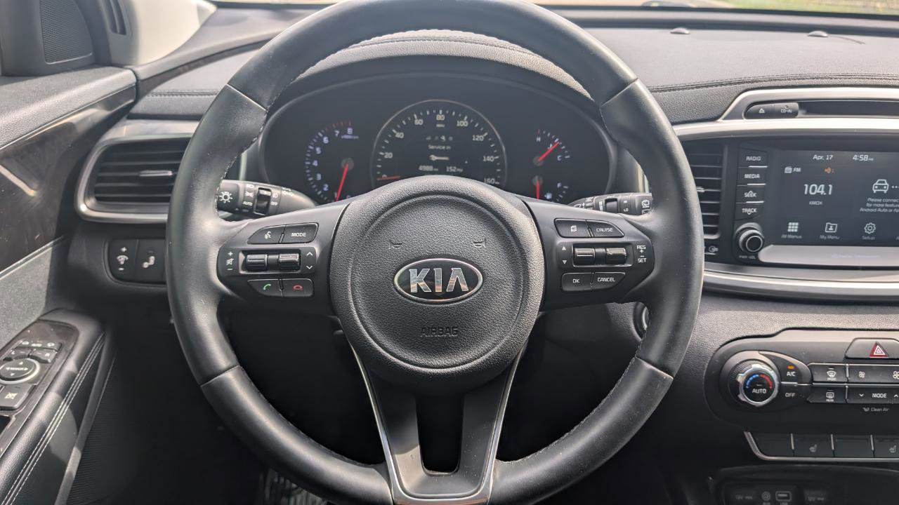Used 2018 Kia Sorento EX image 9
