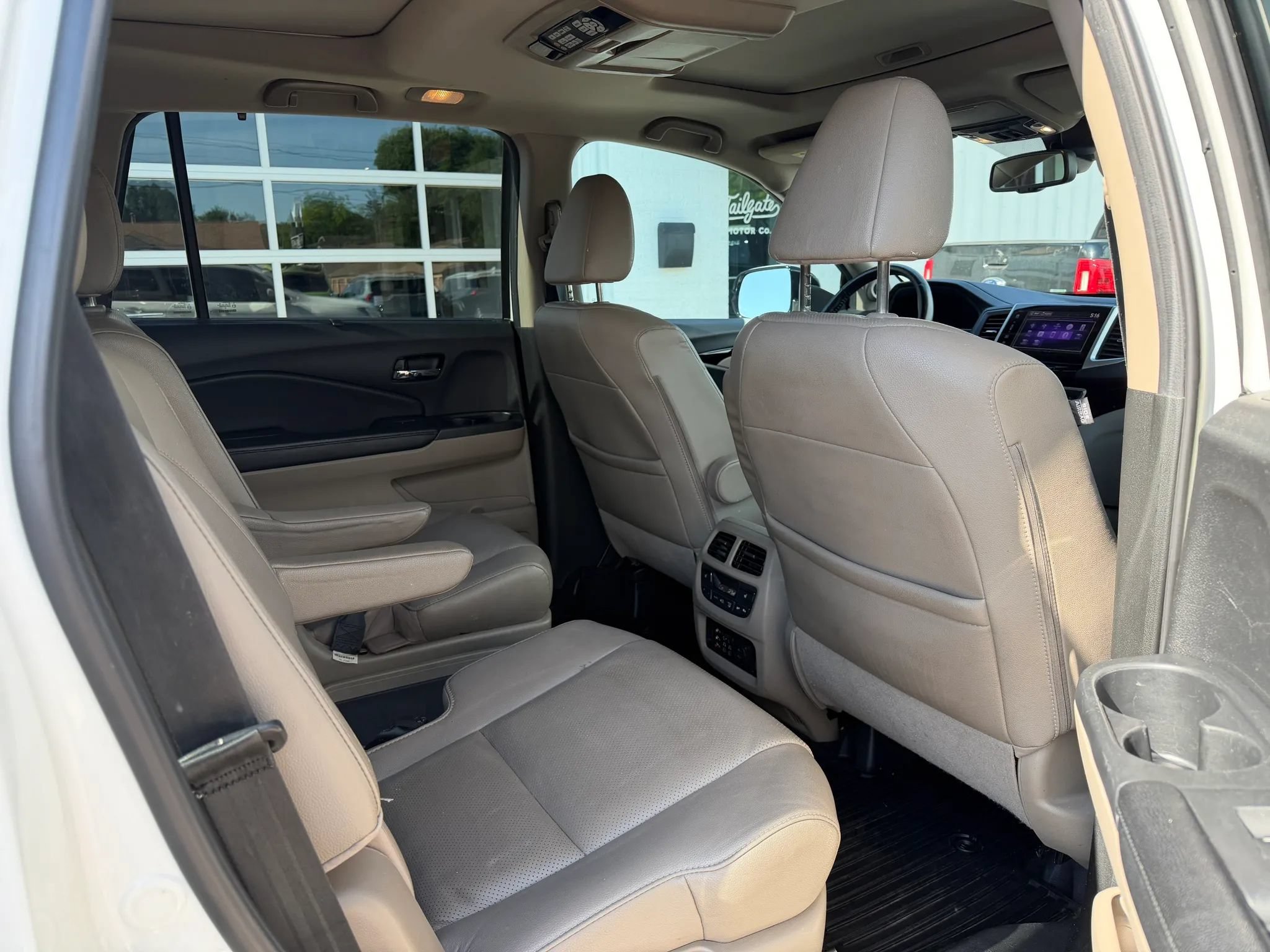 Used 2017 Honda Pilot Elite image 8