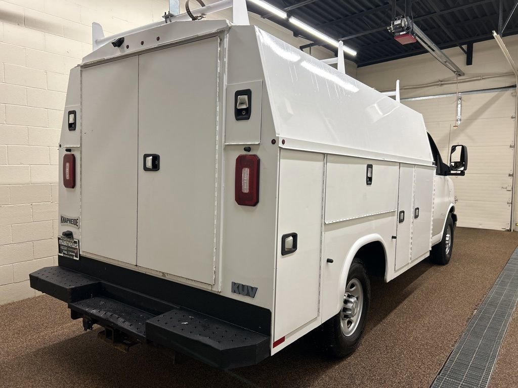 Used 2019 Chevrolet Express 3500 w/ Power Convenience Package image 2