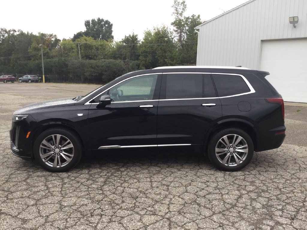 Used 2024 Cadillac XT6 Premium Luxury w/ LPO, Floor Liner Package AWD/4WD image 4