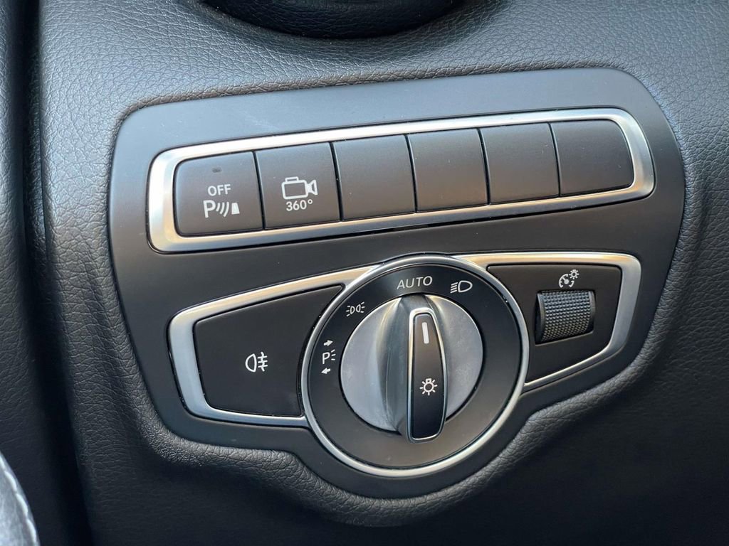 Used 2019 Mercedes-Benz GLC 300 4MATIC Coupe image 13