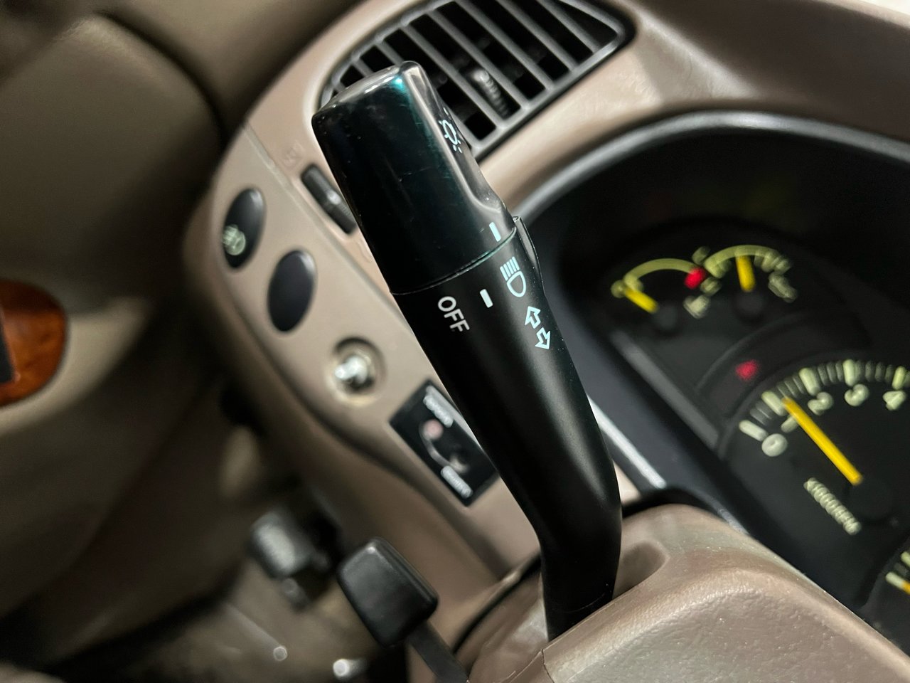 Used 2002 Toyota Tundra Limited image 38