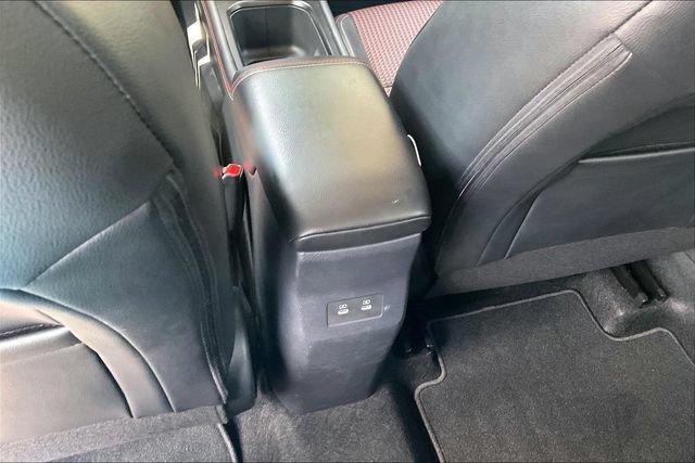 Certified 2025 Nissan Kicks SR FWD image 31