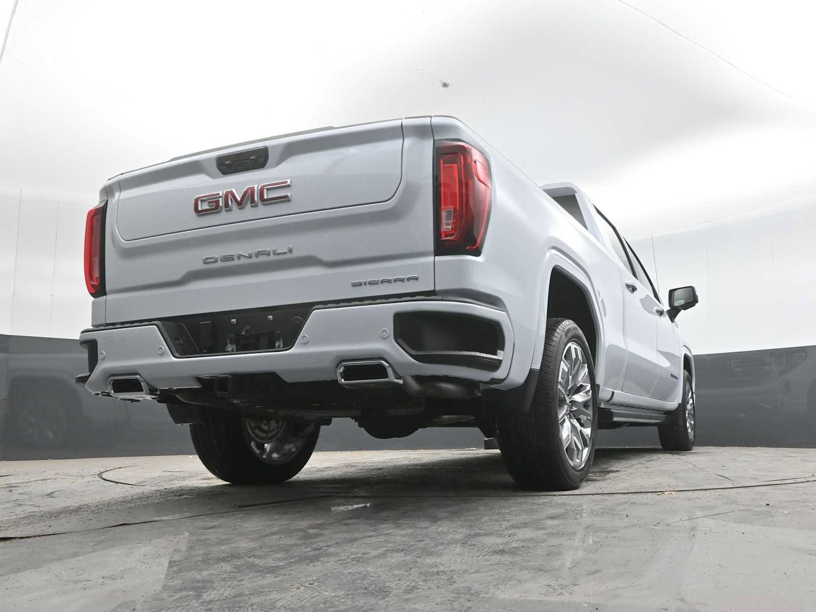 New 2026 GMC Sierra 1500 Denali w/ Denali Reserve Package AWD/4WD image 32