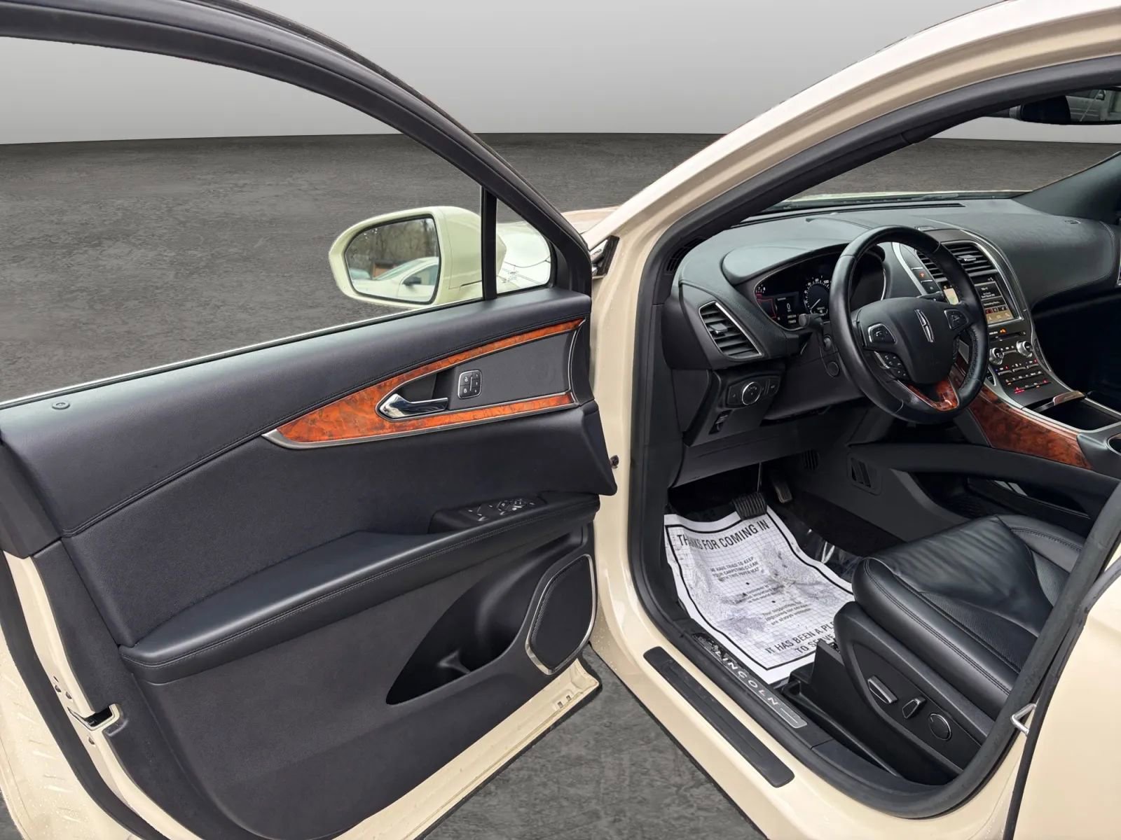 Used 2018 Lincoln MKX Select w/ Select Plus Package image 45