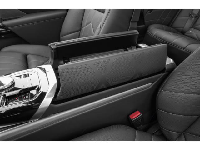New 2026 BMW 750e xDrive image 17