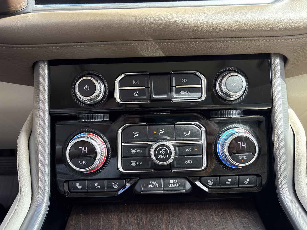 Used 2021 GMC Yukon XL Denali w/ Denali Ultimate Package image 34