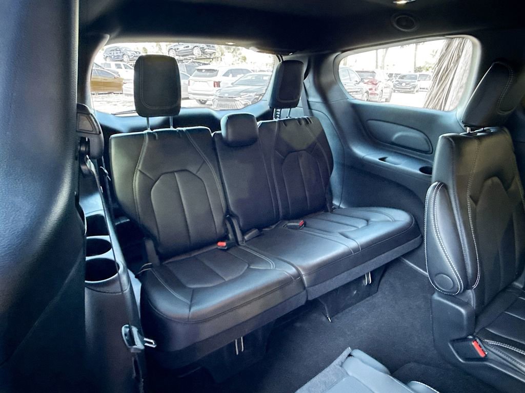 Used 2026 Chrysler Pacifica Select image 31