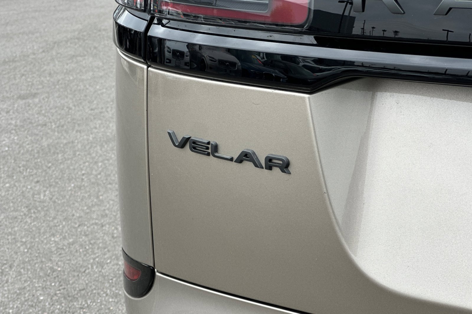 New 2026 Land Rover Range Rover Velar Dynamic SE image 34
