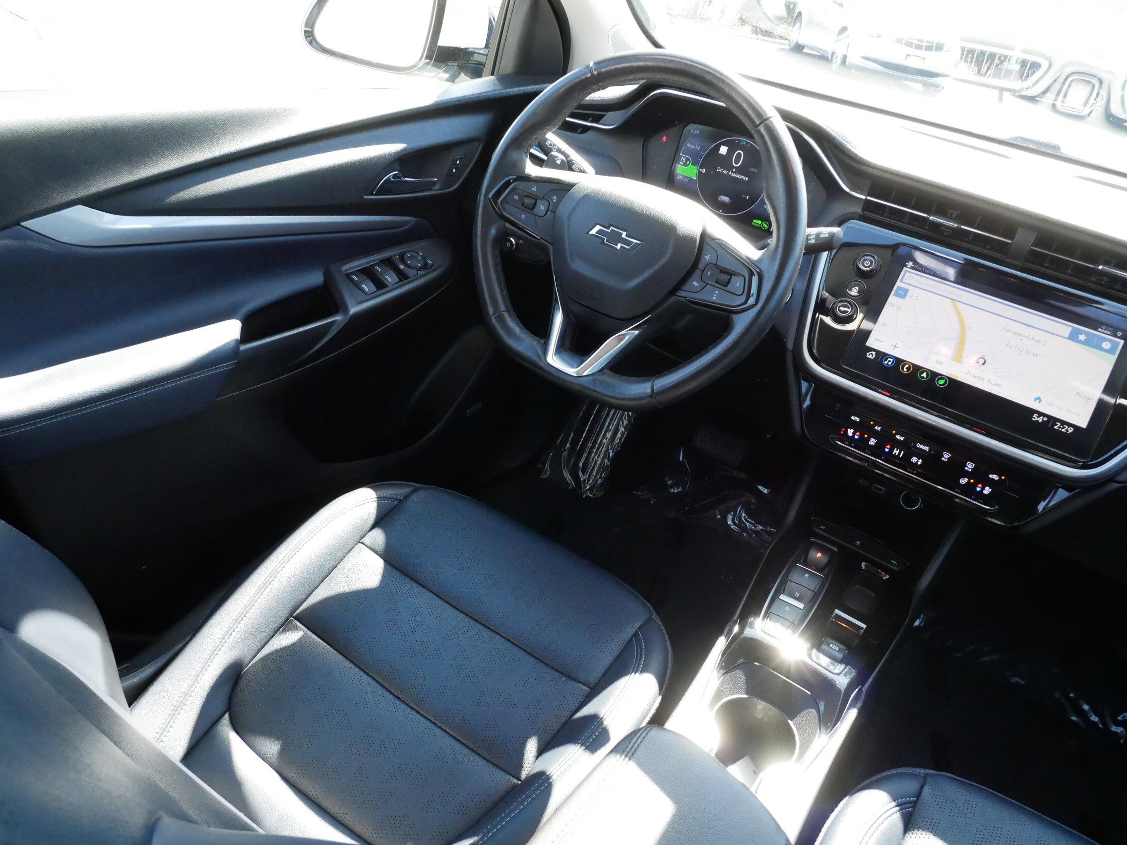 Used 2022 Chevrolet Bolt EUV Premier w/ Sun & Sound Package image 9