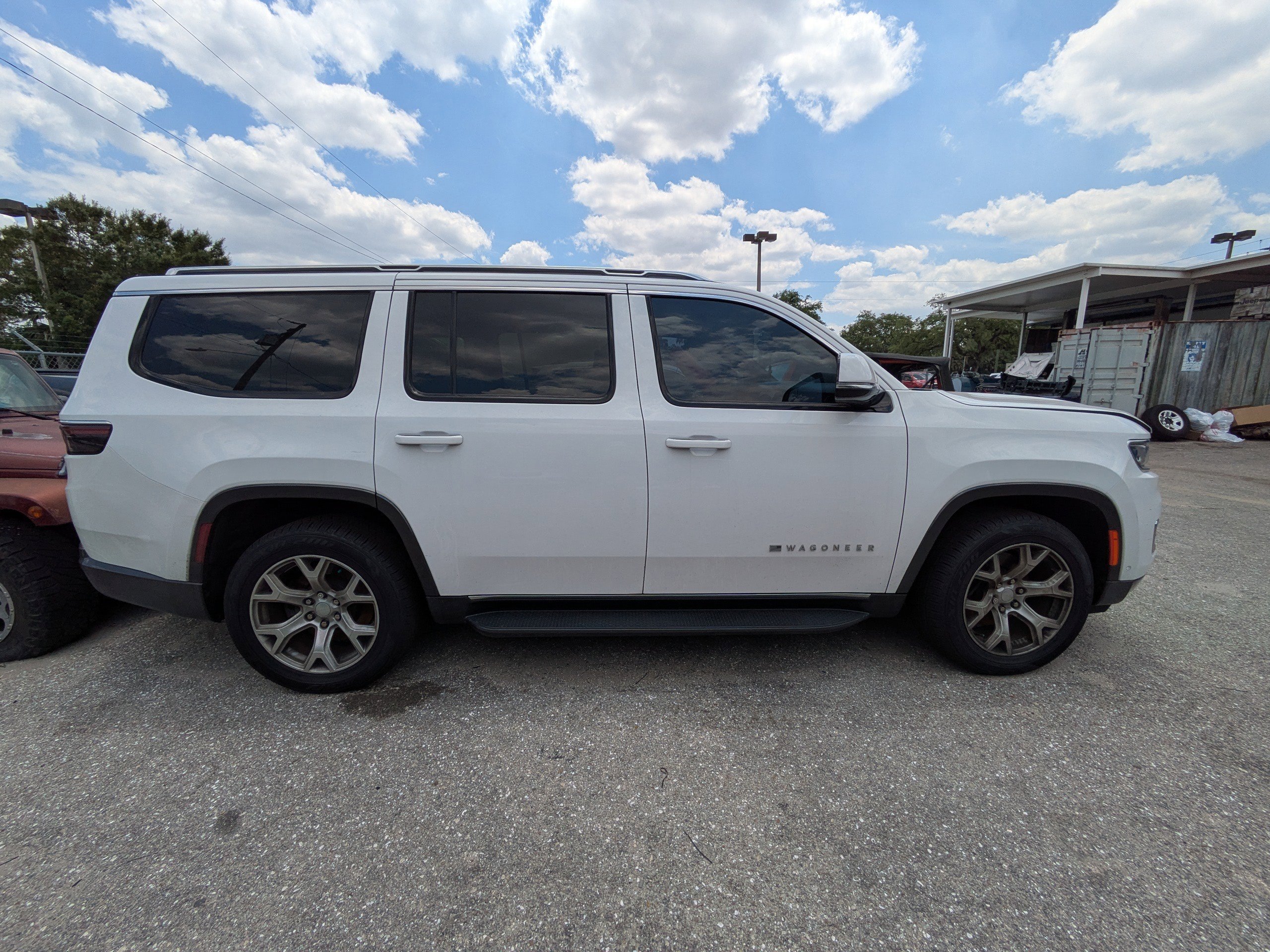Used 2022 Jeep Wagoneer Series II RWD image 3