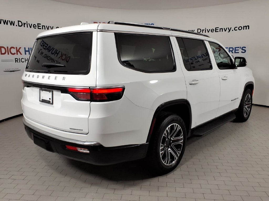 Used 2023 Jeep Wagoneer Series II AWD/4WD image 4