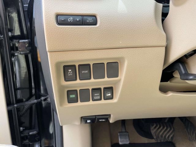 Used 2015 Nissan Rogue SV image 18