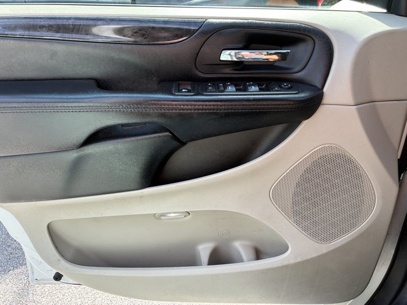 Used 2019 Dodge Grand Caravan SE FWD image 11